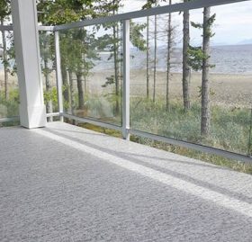 Aluminum railings for the ultimate low-maintenance outdoor living space